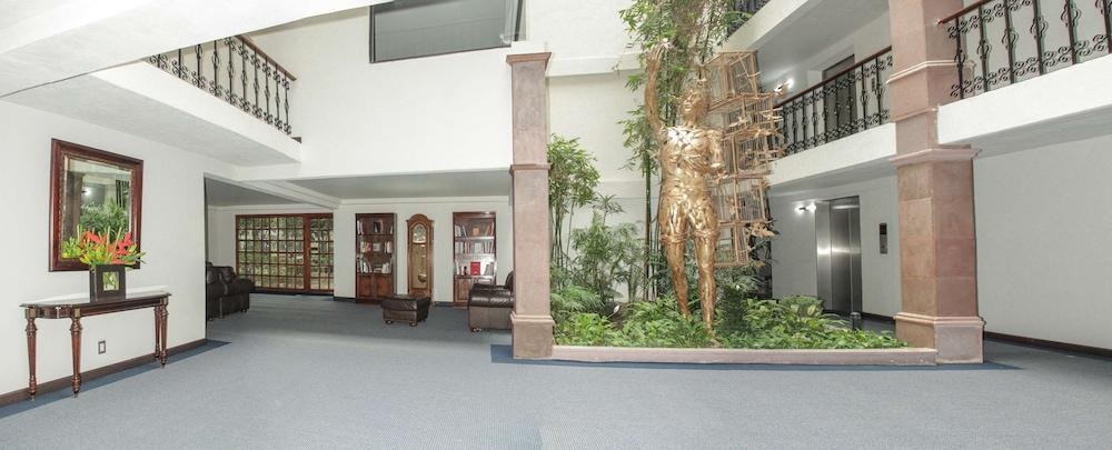 Radisson Hotel & Convention Center Toluca photo 3