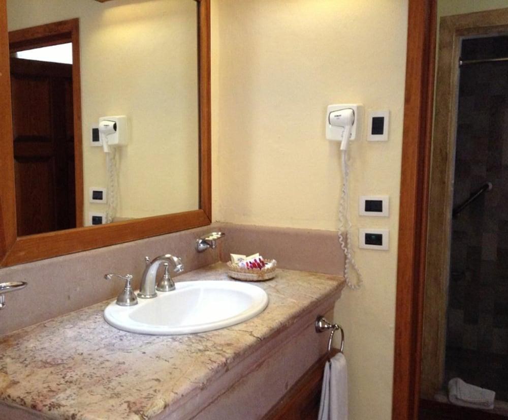 HOTEL QUINTA SANTIAGO photo 1