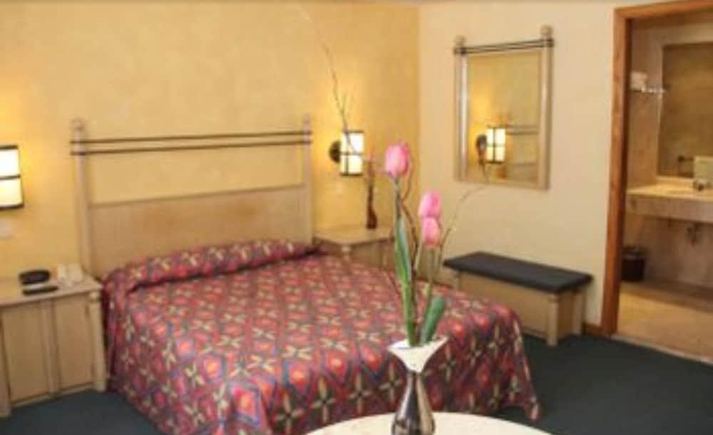 Hotel Sevilla photo 2
