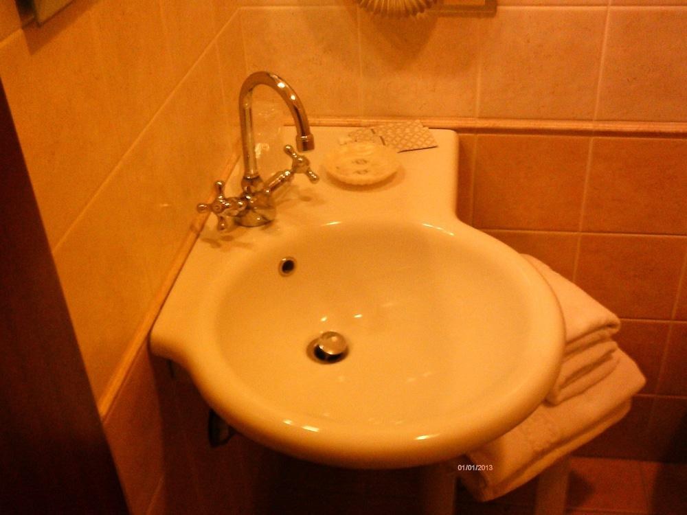 MINERVA HOTEL photo 3