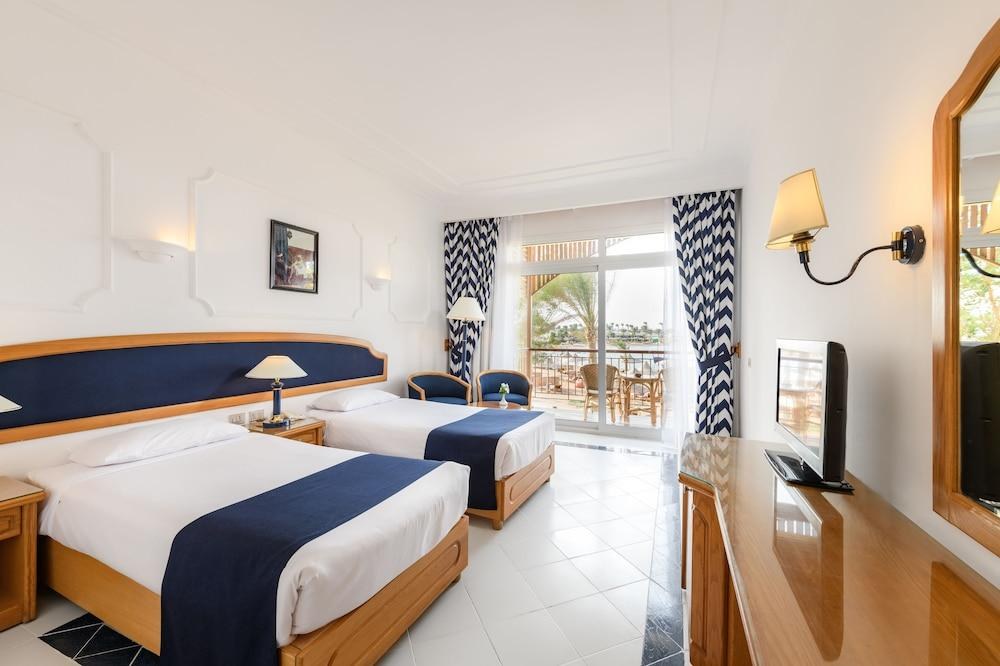 DESERT ROSE RESORT HOTEL photo 2