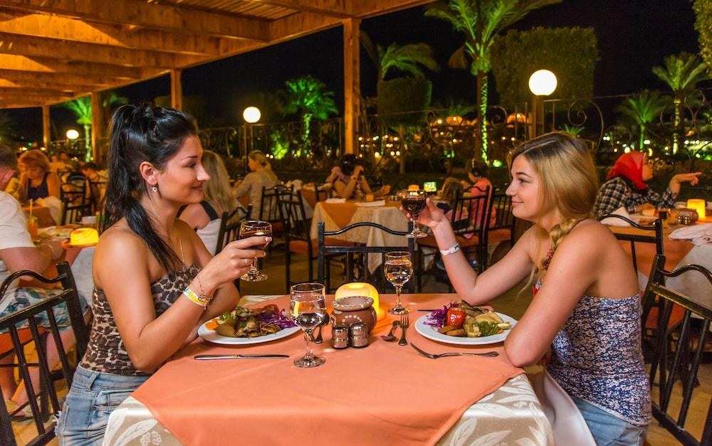 DESERT ROSE RESORT HOTEL photo 4