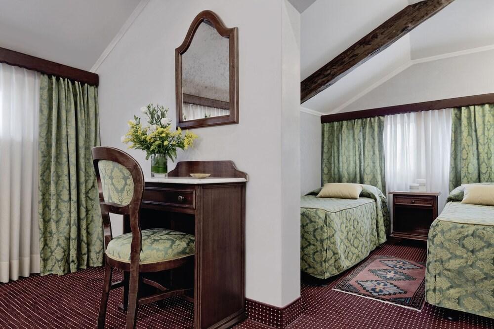 PAUSANIA HOTEL photo 2