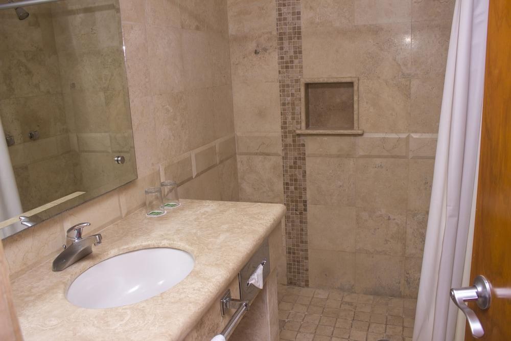 Quality Inn Mazatlan photo 2