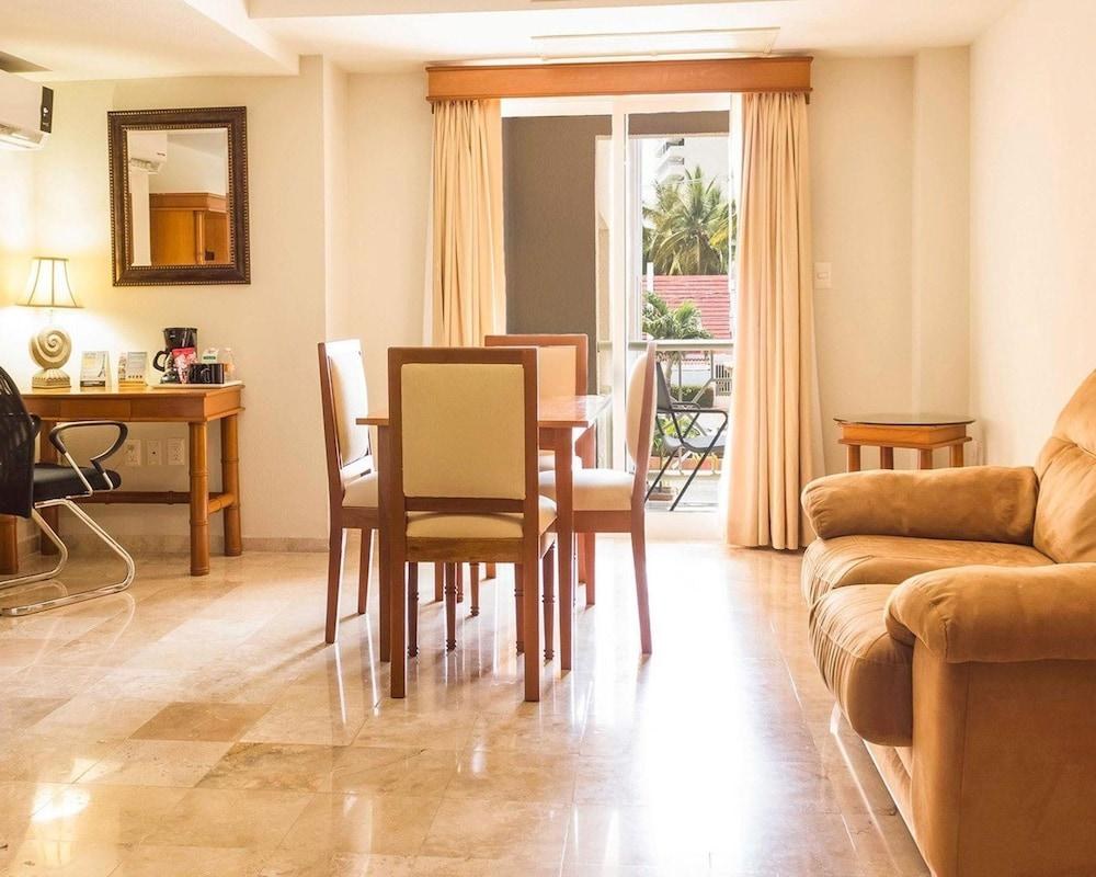 Quality Inn Mazatlan photo 3