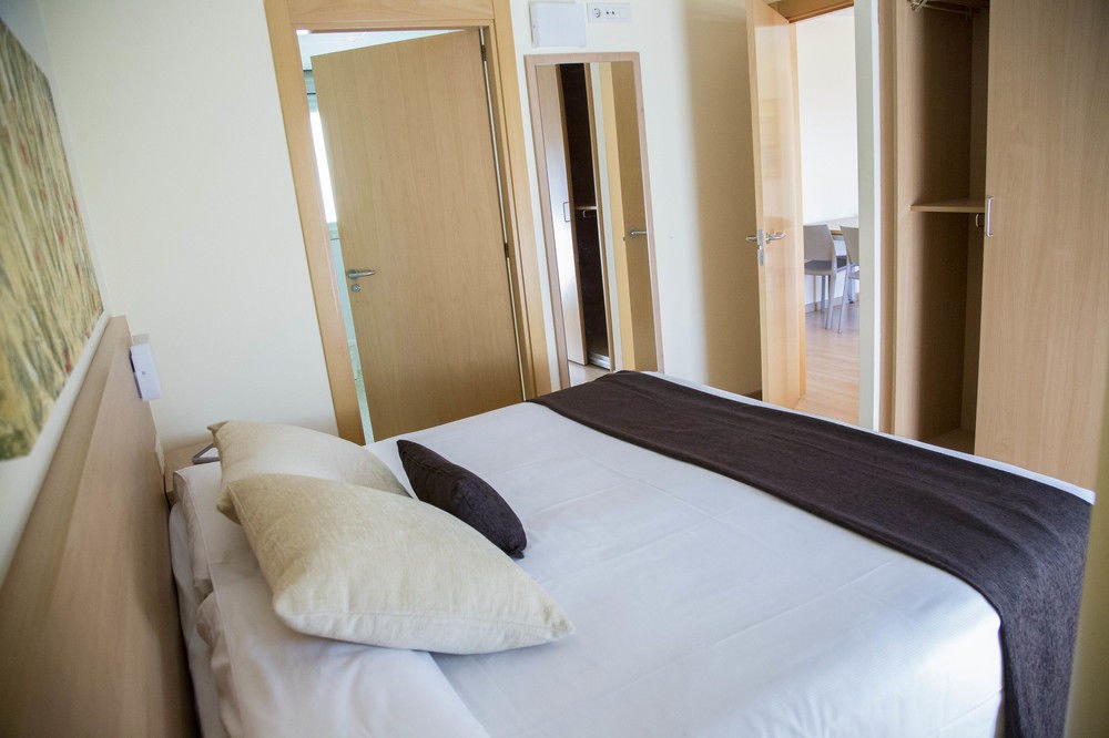 Aparthotel Aura Park Fira Barcelona photo 1