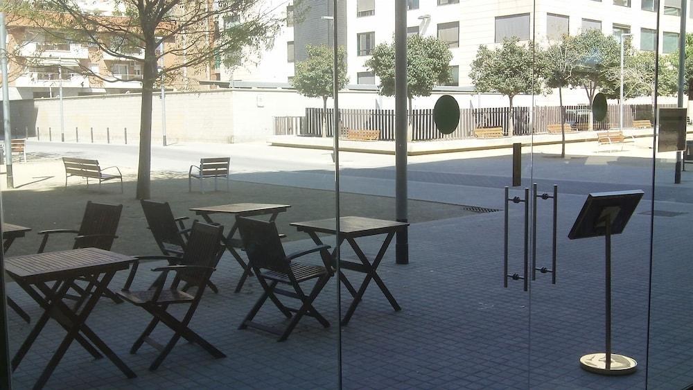 Aparthotel Aura Park Fira Barcelona photo 4