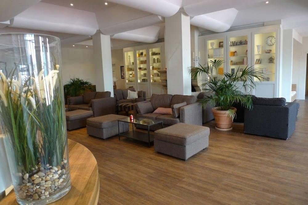 DU SOLEIL BEACH HOTEL photo 2