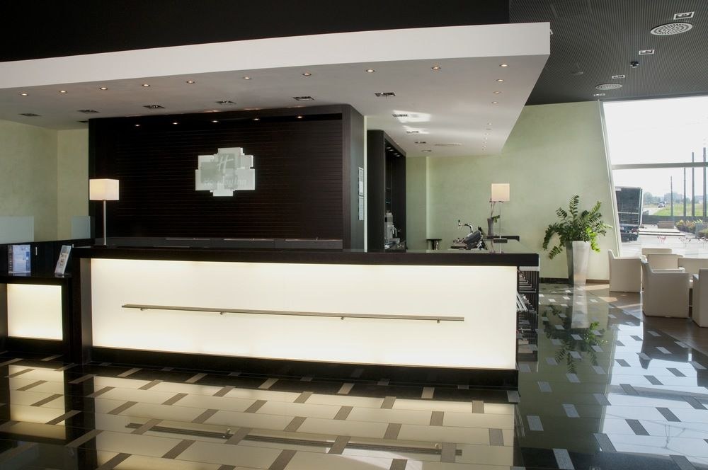 HOLIDAY INN WESTSIDE