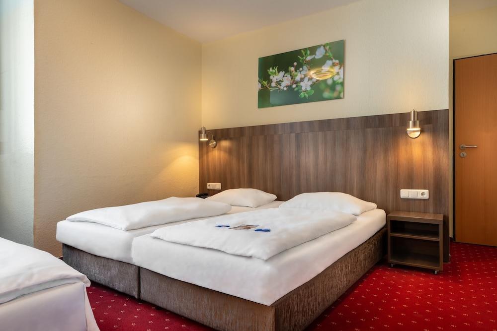 NOVUM HOTEL LEONET KOELN ALTSTADT photo 2
