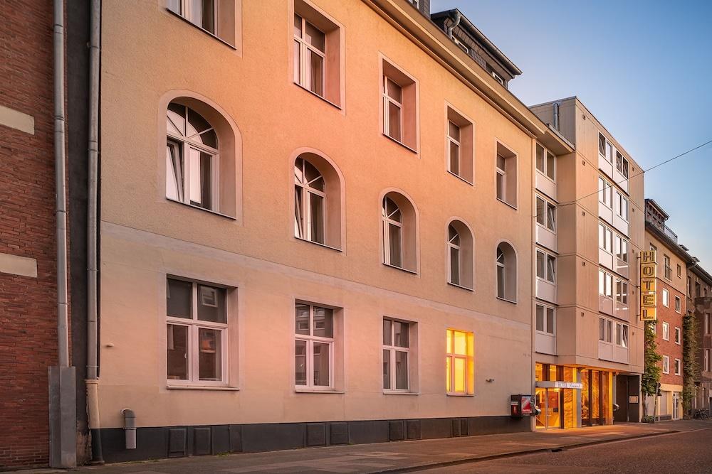 NOVUM HOTEL LEONET KOELN ALTSTADT photo 3