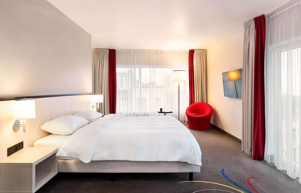 Park Inn By Radisson Brussels Midi photo 2