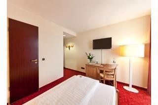 Garner Hotel Dusseldorf - Main Station photo 1