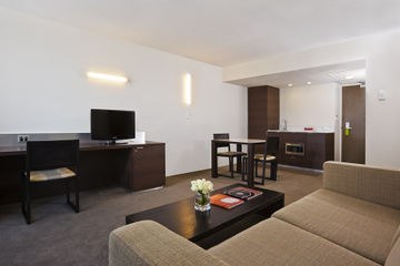 HOLIDAY INN CAIRNS HARBOURSIDE photo 2