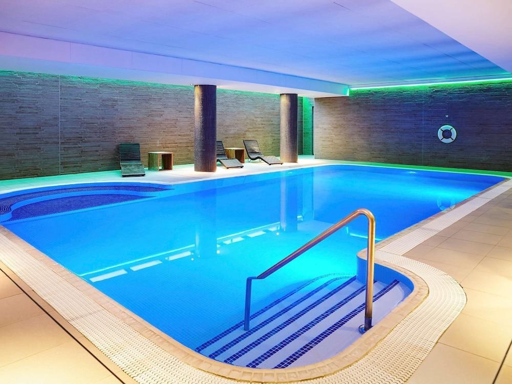 NOVOTEL EDINBURGH PARK photo 2