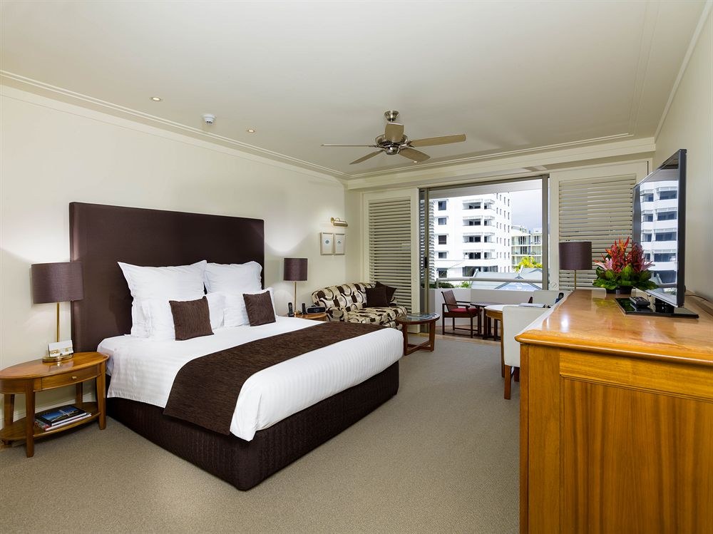 PULLMAN REEF HOTEL CASINO