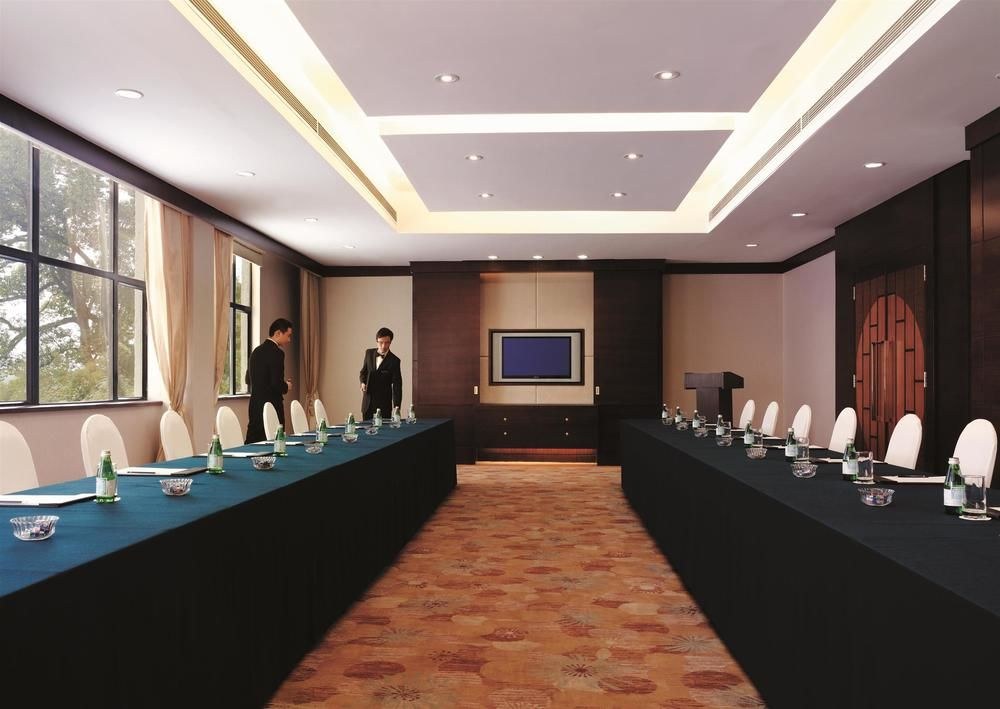 SHANGRI-LA HANGZHOU