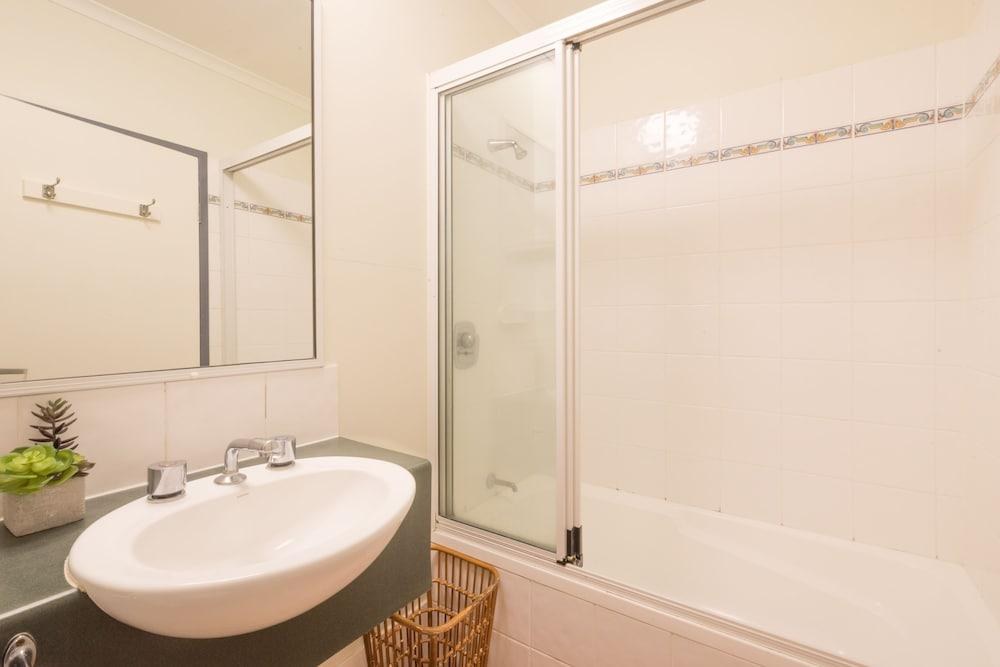 CORAL TREE INN photo 2