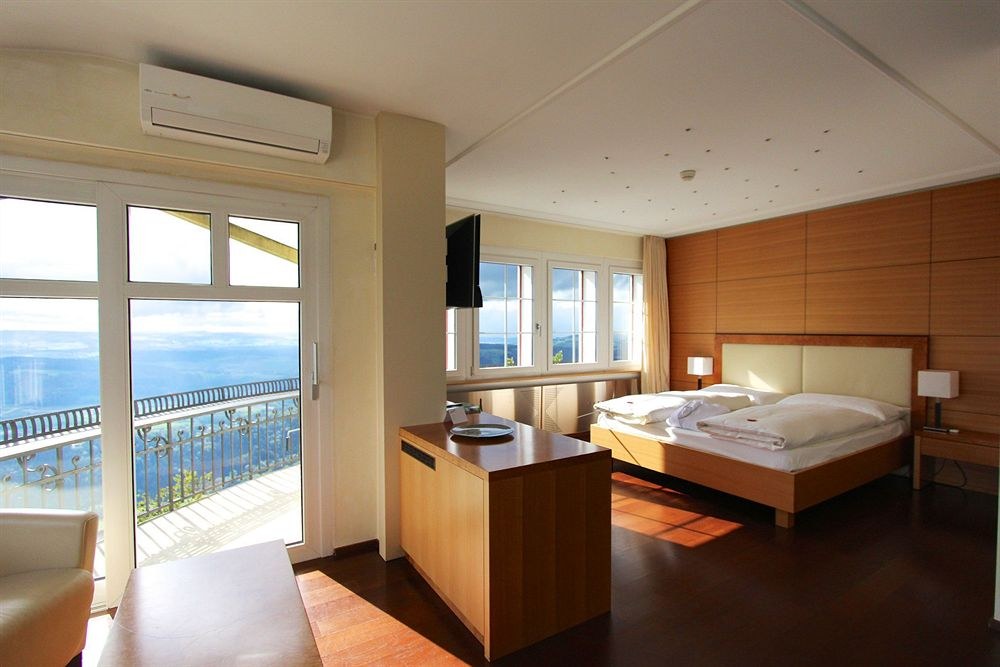 UTO KULM photo 1