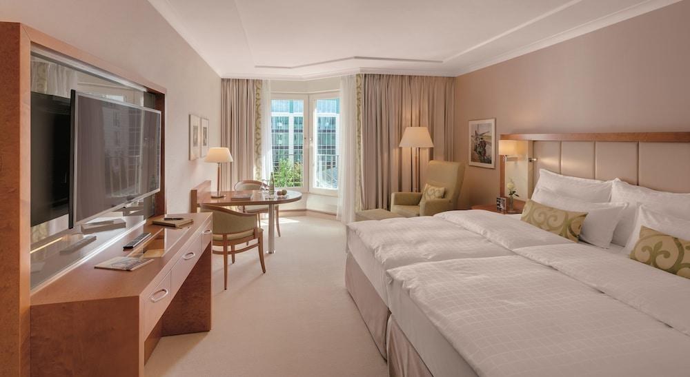 GRAND ELYSEE photo 4