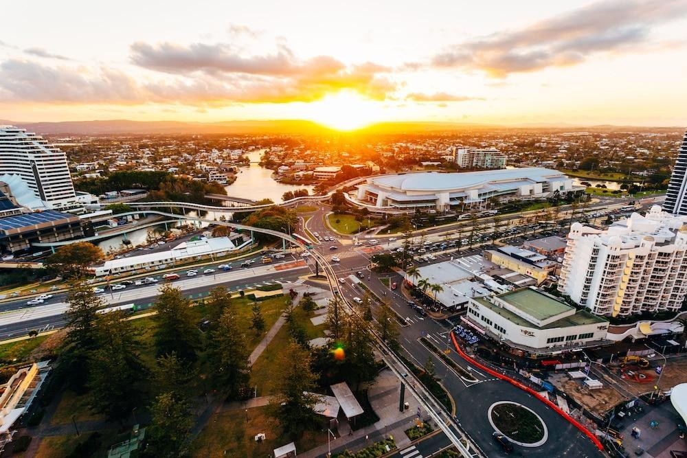 SOFITEL GOLD COAST BROADBEACH photo 2