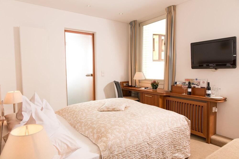 BASELER HOF photo 4
