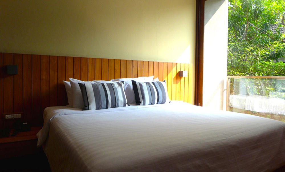 LUXX Langsuan Hotel photo 2