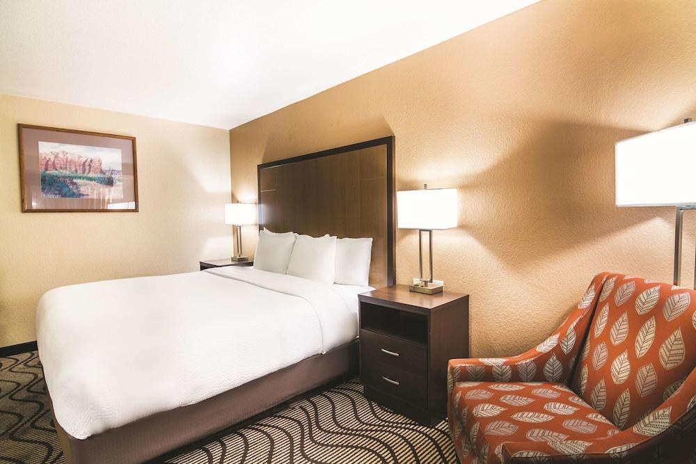 LA QUINTA INN & SUITES RED ROCK/SUMMERLIN # 441 photo 4