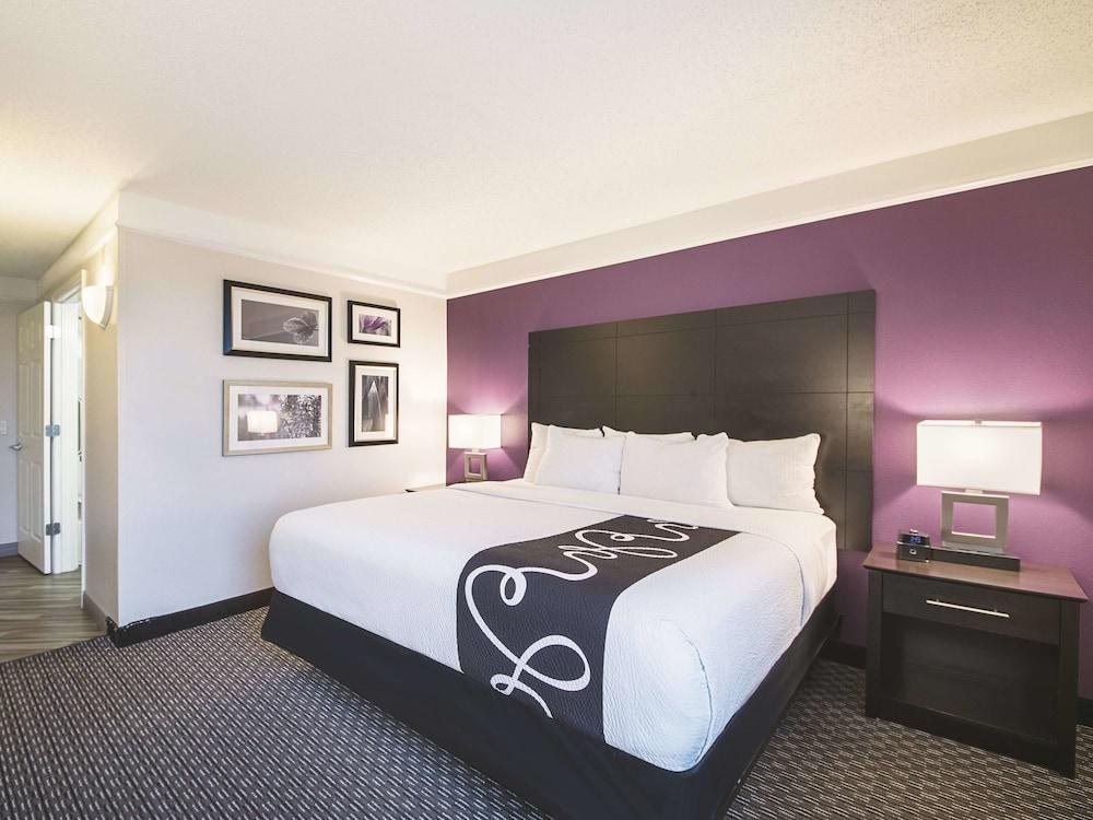 La Quinta Inn & Suites by Wyndham Austin Round Rock photo 3