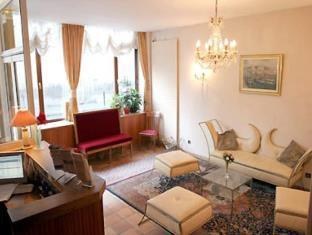 ROI RENE HOTEL photo 2