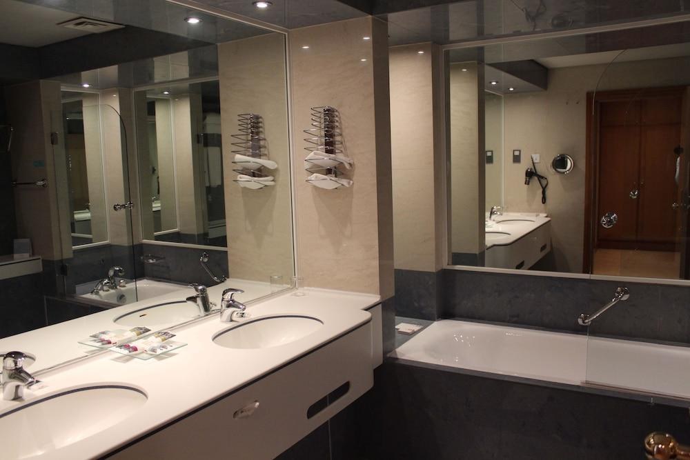 MERCURE GRAND HOTEL photo 2