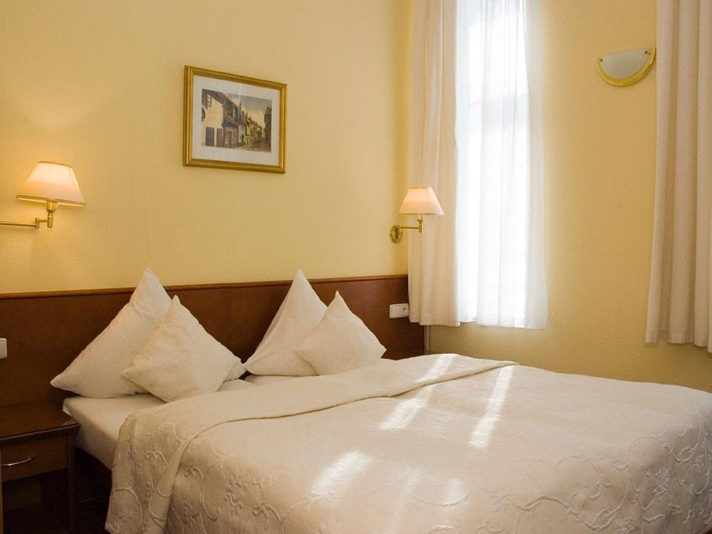 HOTEL ANDEL S.R.O photo 2