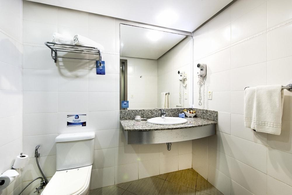 COMFORT SUITES MACAE. photo 2