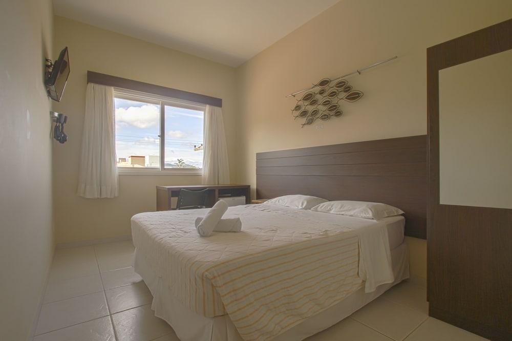 HOLA HOTEL photo 1