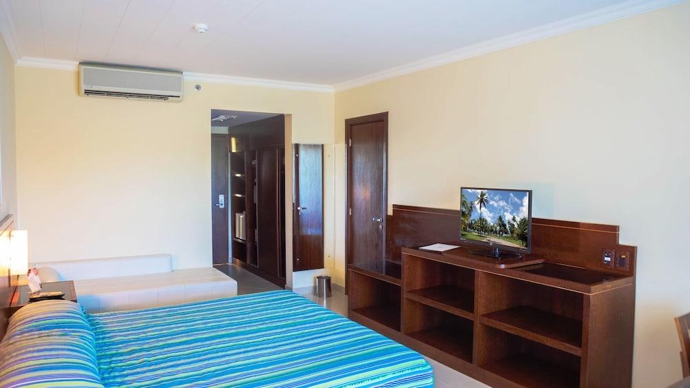 BAHIA PLAZA HOTEL (8 KM DO AEROPORTO - DIREÇÃO LITORAL NORTE) photo 2