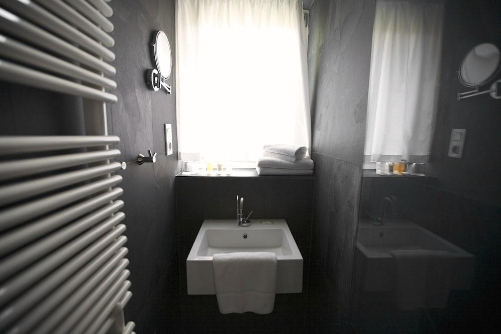 Hotel Noir photo 2