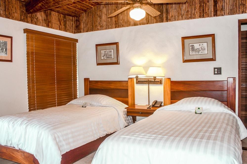 Villa Blanca Cloud Forest Hotel + Retreat photo 4