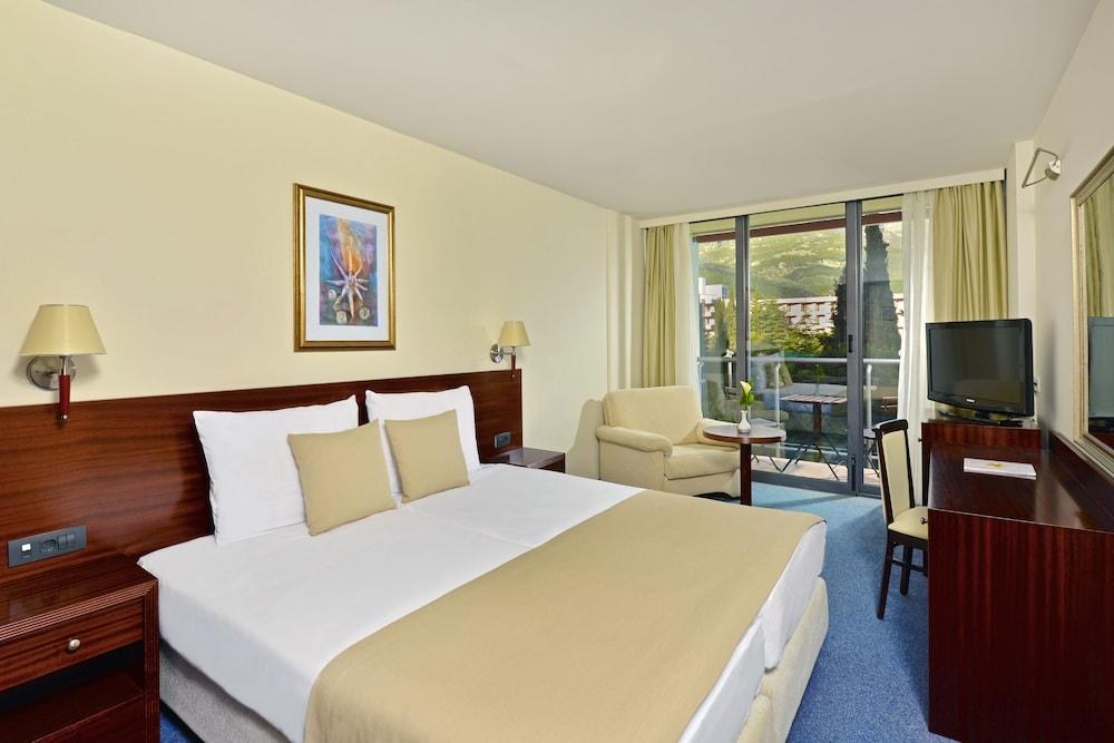 IBEROSTAR WAVES BELLEVUE photo 2