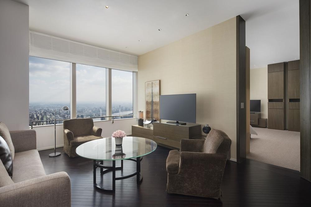 PARK HYATT photo 2