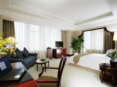 ZHONGWEI GOETHE photo 4