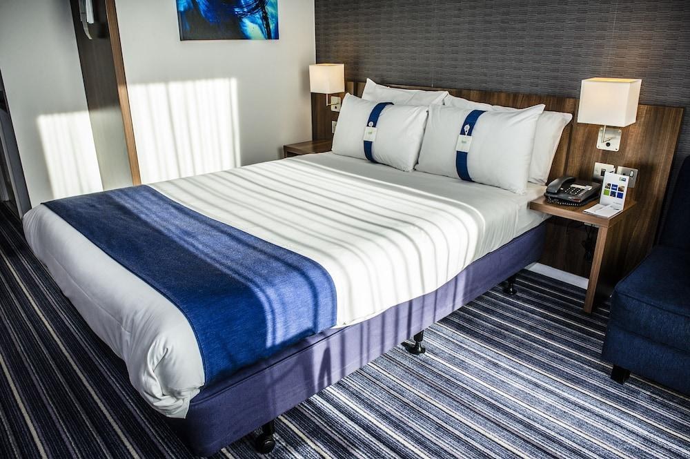 HOLIDAY INN EXPRESS CC - OXFORD ROAD photo 2
