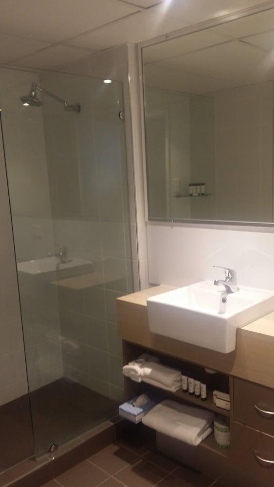 CAIRNS PLAZA photo 4