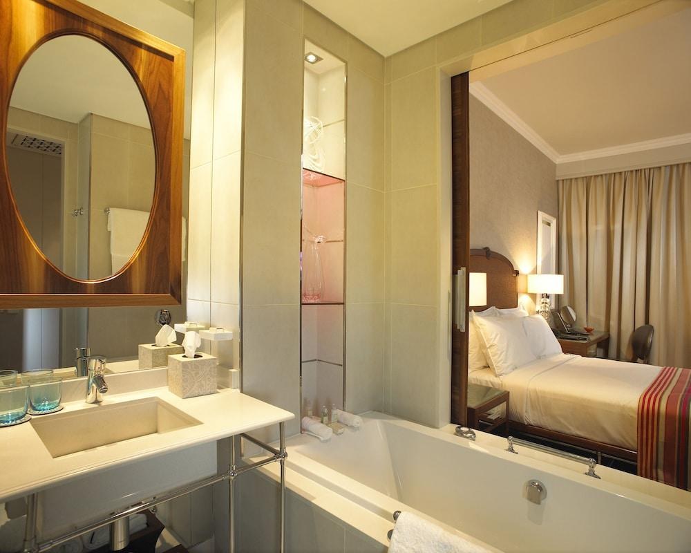 SOUTHERN SUN MONTECASINO photo 3