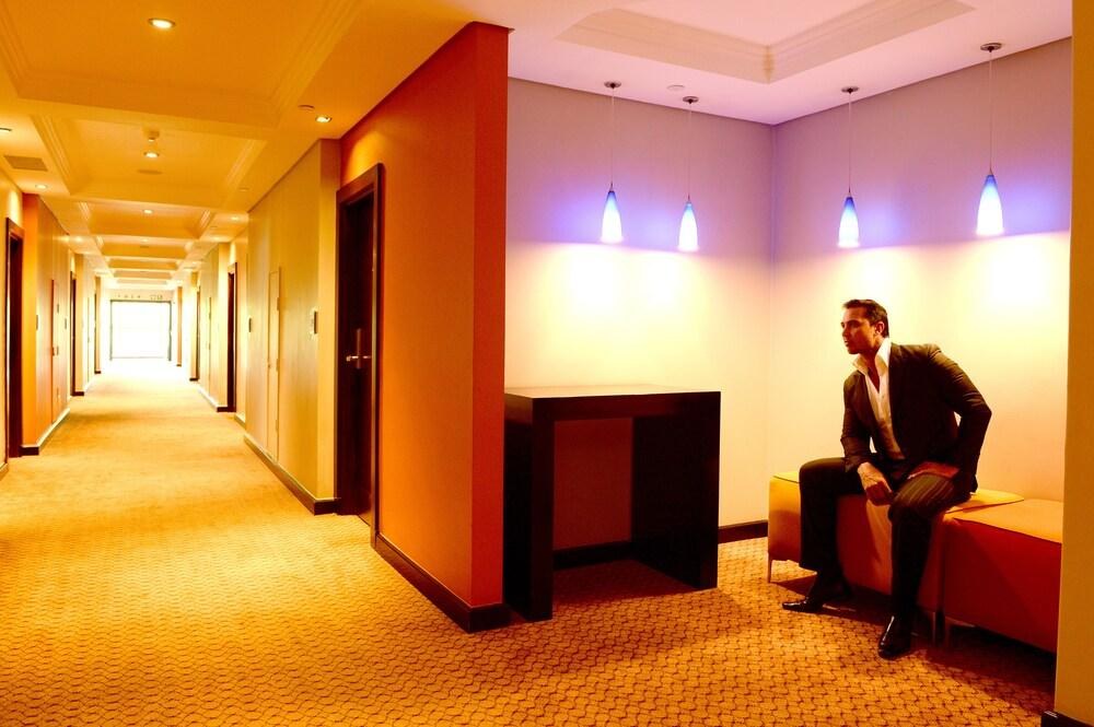 HOLIDAY INN SANDTON RIVONIA ROAD photo 3