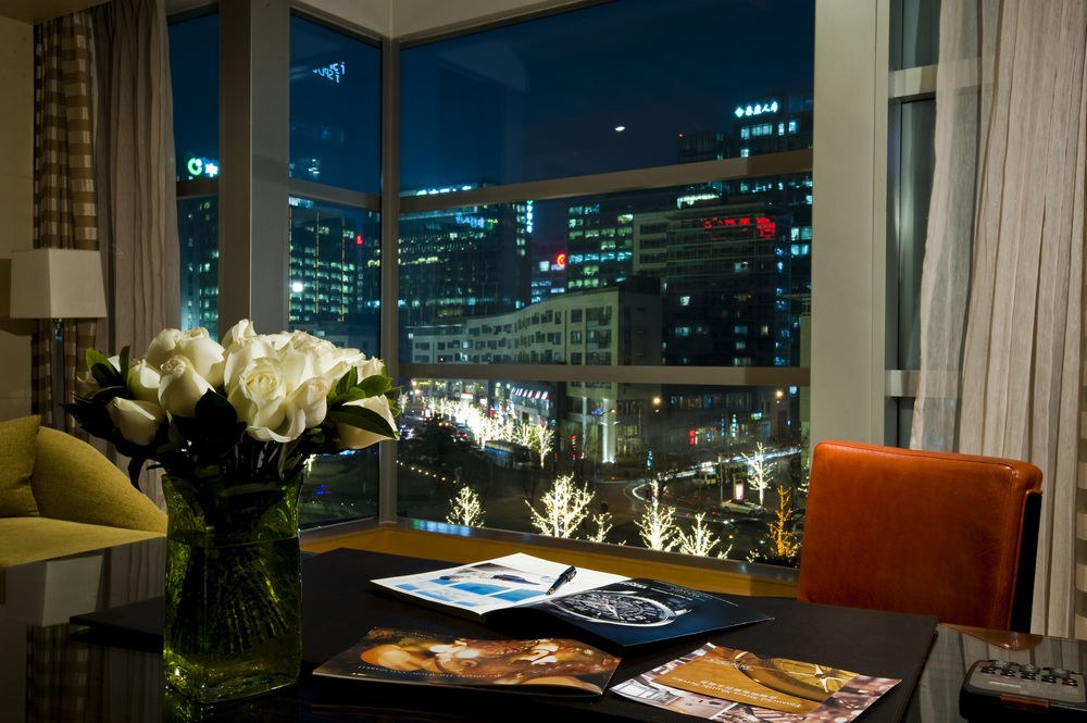 Ritz Carlton Financial Street photo 4