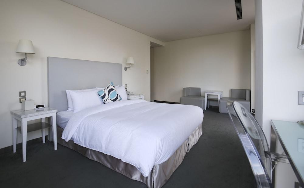 Ambience Hotel Taipei photo 3
