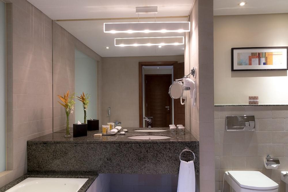 Grand Millennium Al Wahda photo 2