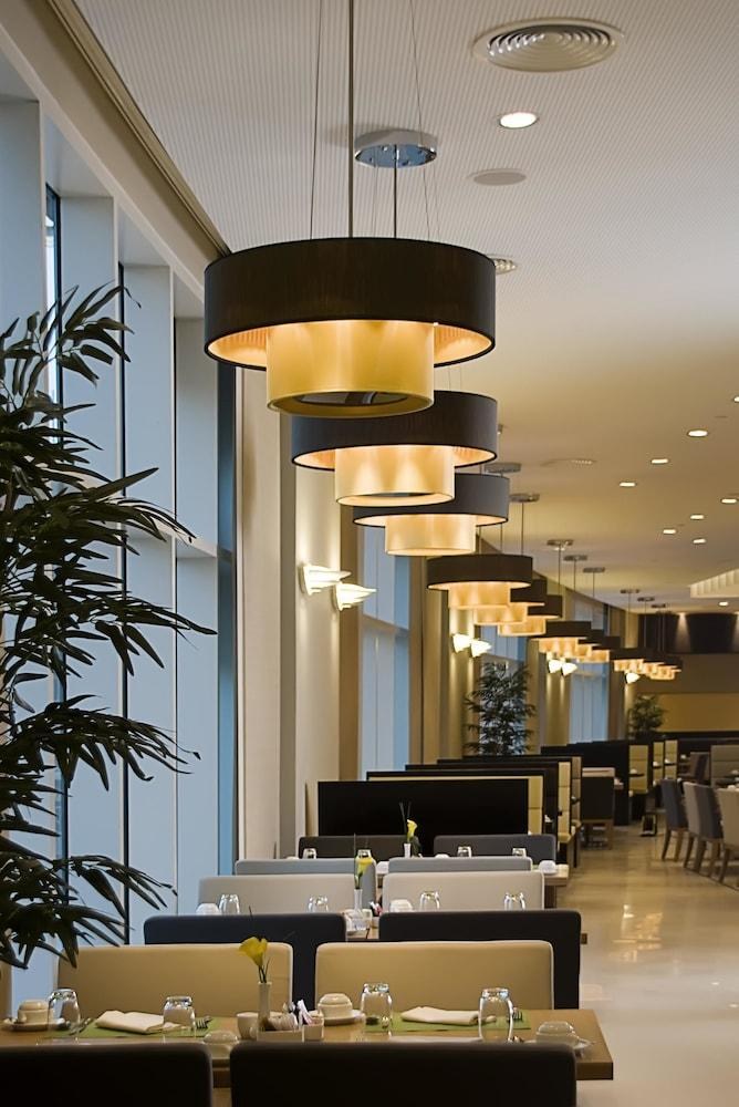 Grand Millennium Al Wahda photo 4
