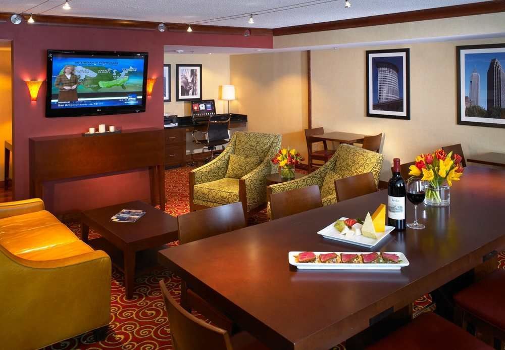 CLEVELAND AIRPORT MARRIOTT photo 1