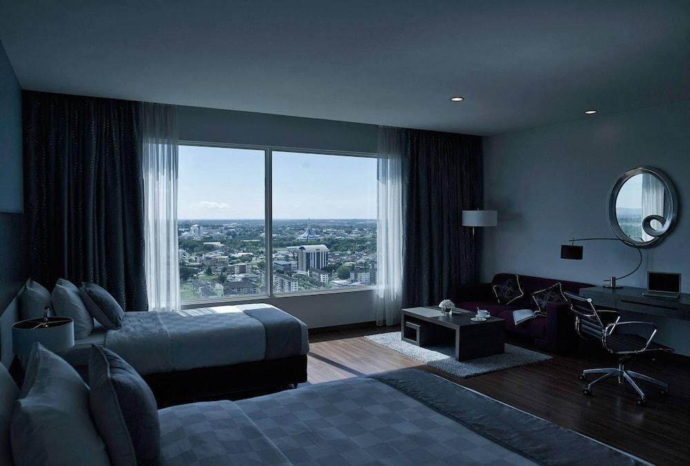 Pullman Kuching photo 2